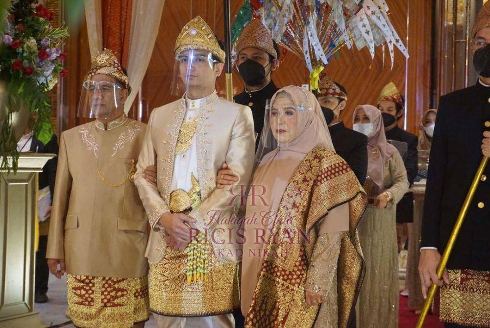 Akad Nikah Ria Ricis dan Teuku Ryan. (Instagram.com/officialmnctv)