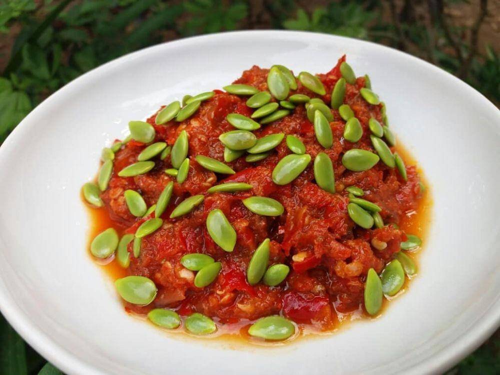 Sambal lamtoro (instagram.com/kartinidjauhari)