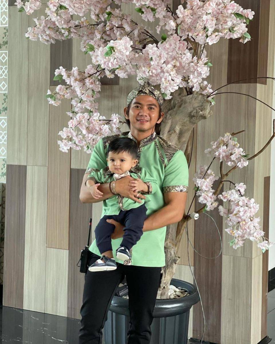 Artis jadi ayah di usia muda (Instagram.com/da2_rizki123/)