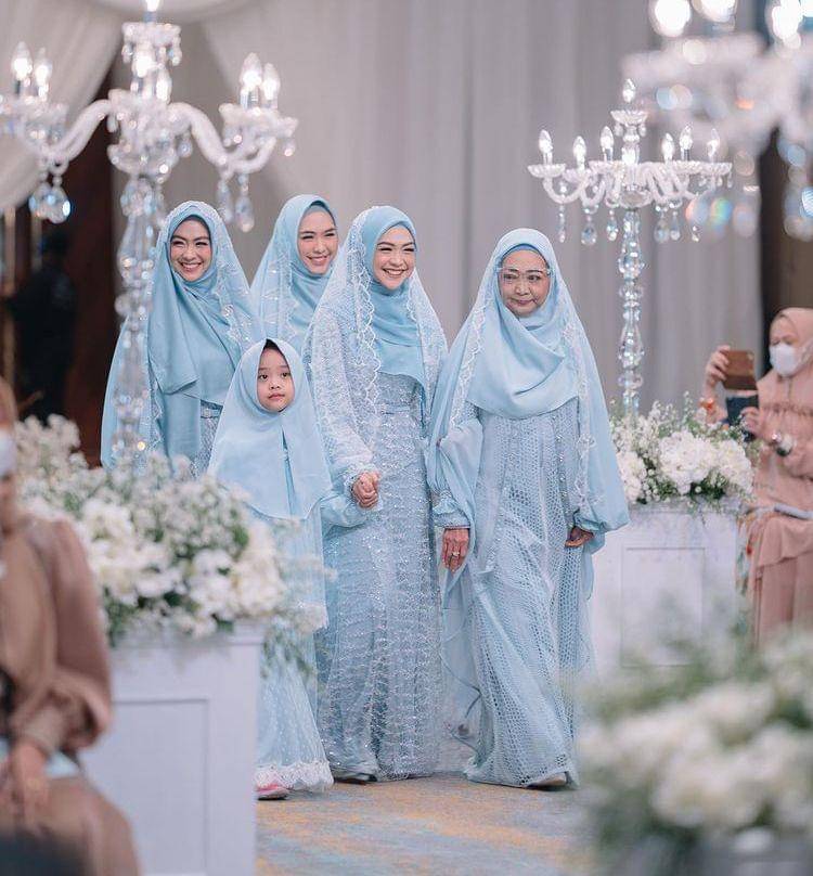 Ibu ricis (Instagram.com/riaricis1795)