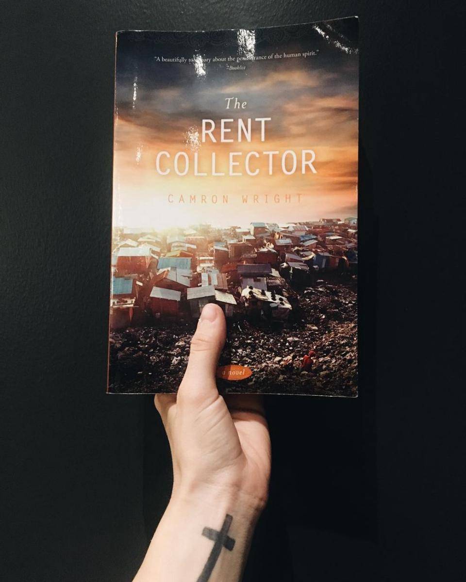 The Rent Collector oleh Camron Wright (instagram.com/carpelibrum_always)