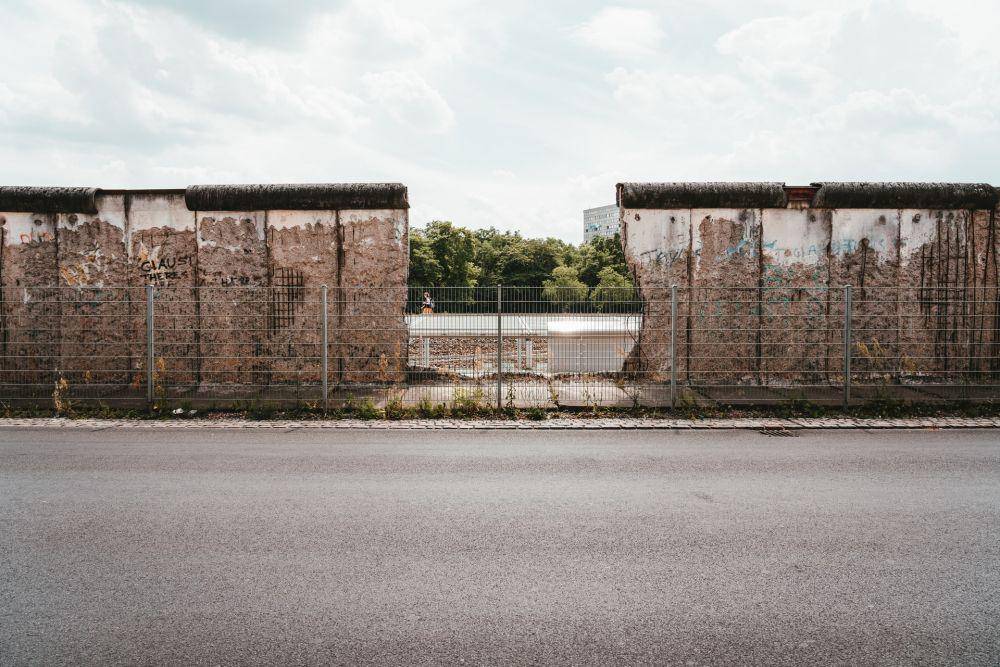 Sisa-sisa Tembok Berlin. (Unsplash.com/Claudio Schwarz)