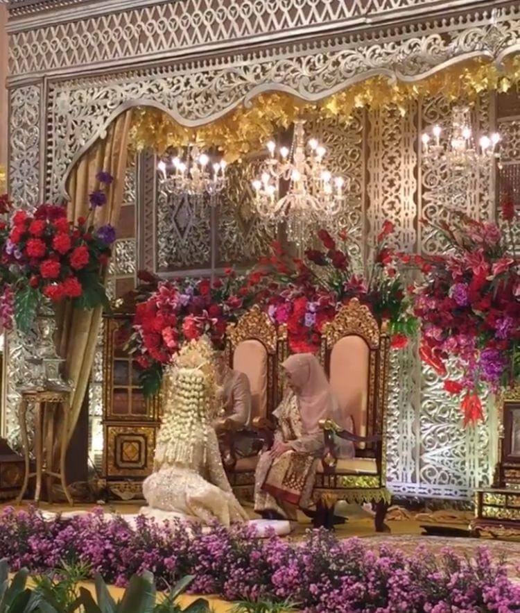 Ibu dan ricis (Instagram.com/officialmnctv)