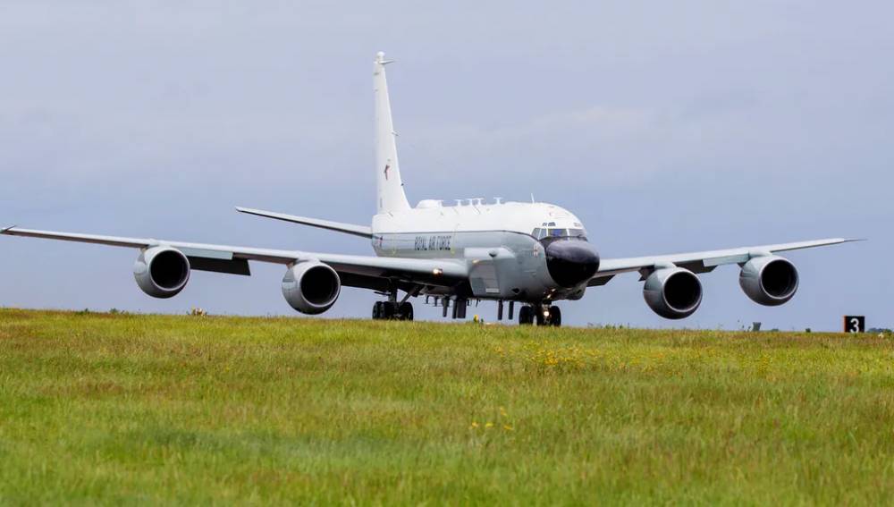 Pesawat intai RC-135 milik AU Inggris. twitter.com/XCELAerospace