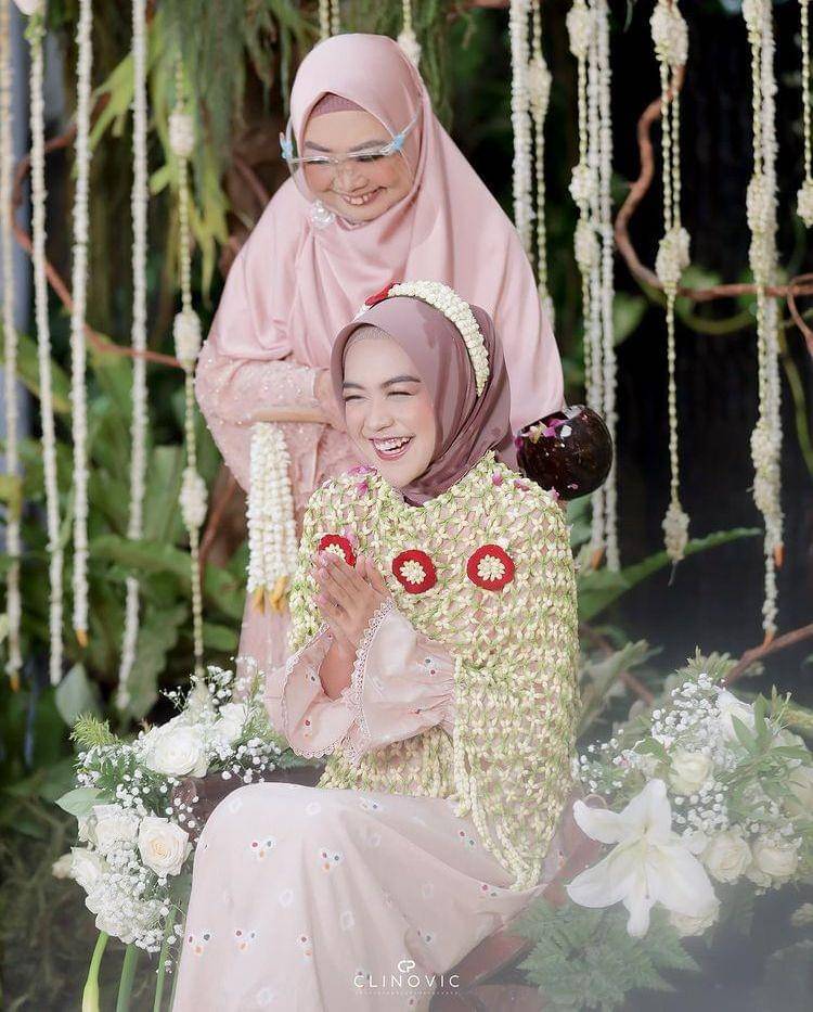 Ibu ricis (Instagram.com/riaricis1795)