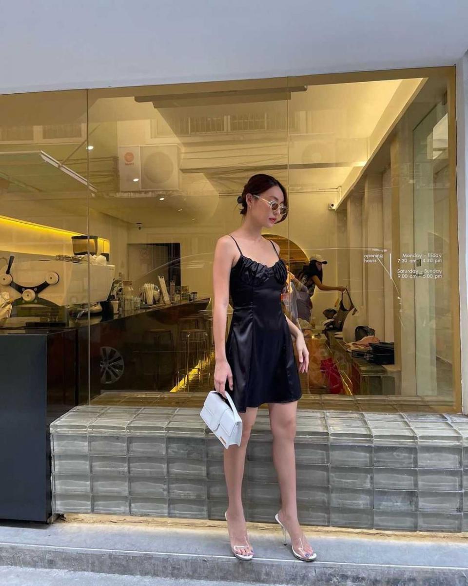 Dress ala Kapook Phatchara (instagram.com/kapookphat)