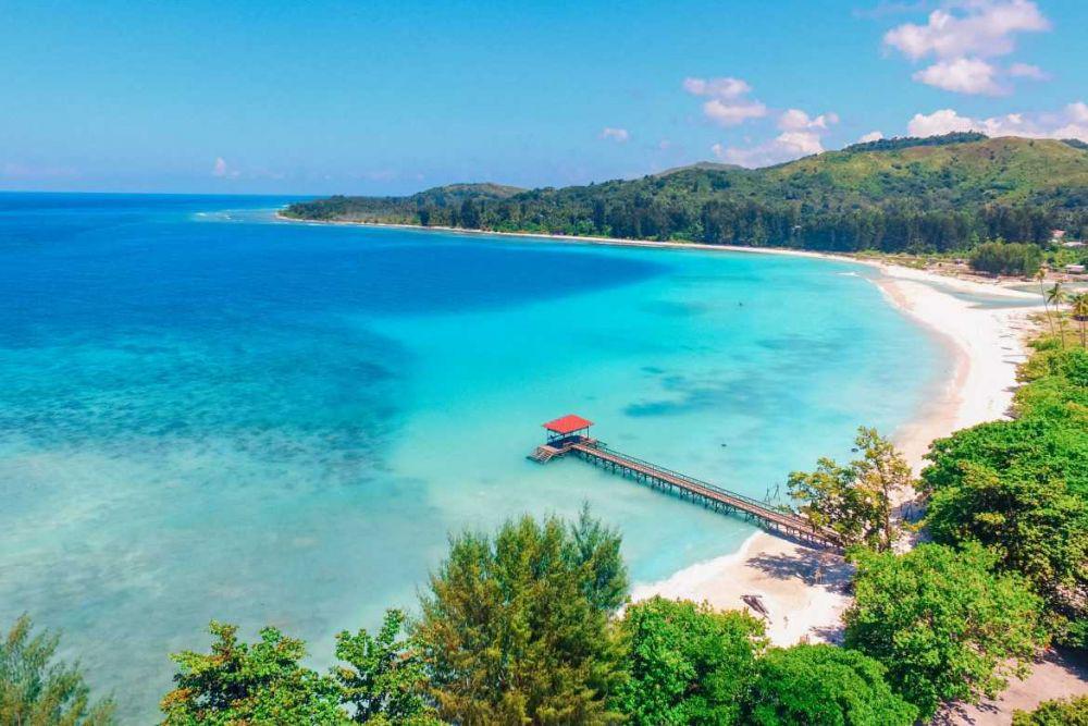 Pantai Jikumerasa (dispar.malukuprov.go.id)