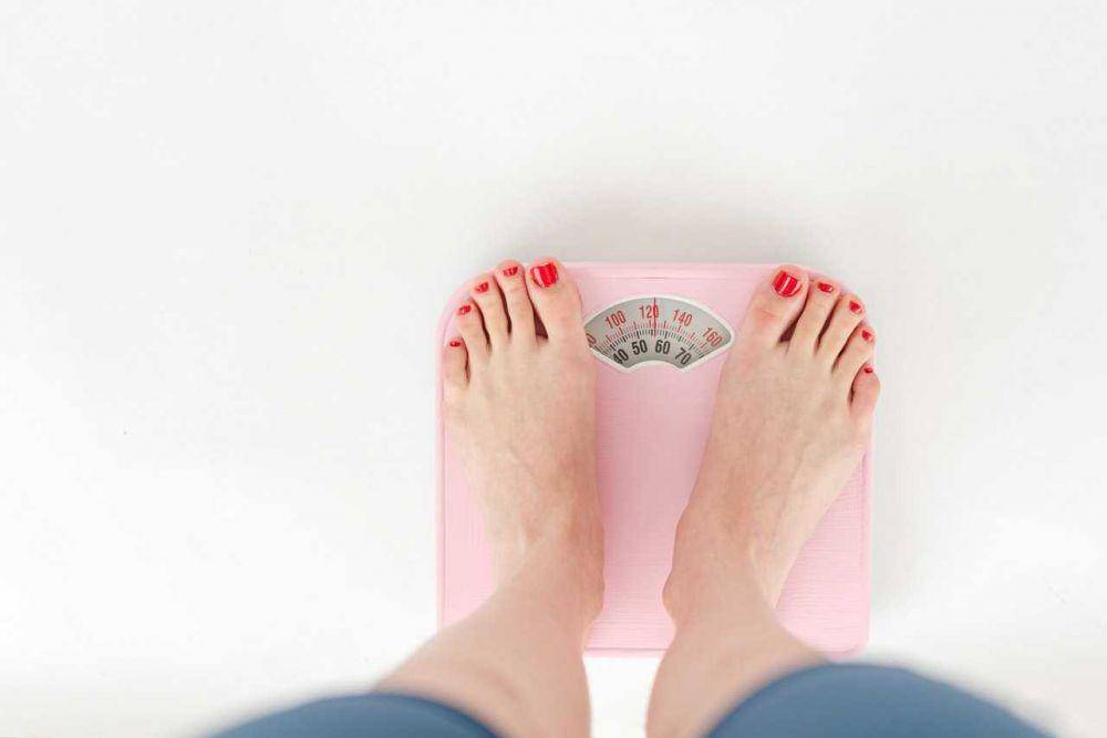 ilustrasi  berat badan turun (pexels.com/ SHVETS production)