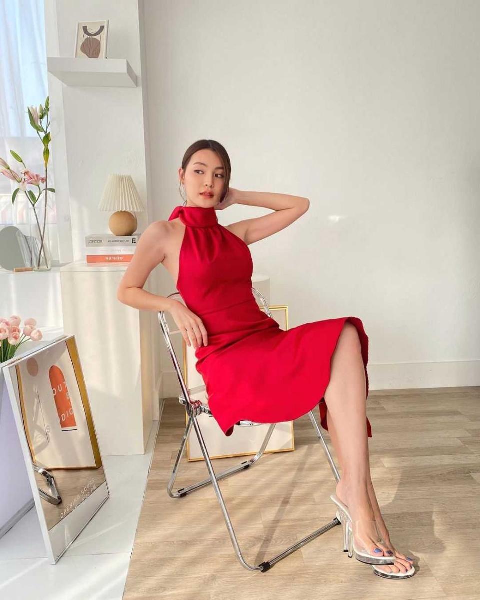 Dress ala Kapook Phatchara (instagram.com/kapookphat)