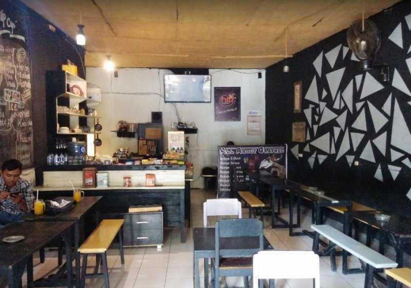 Hip Cafe (topijelajah.com)