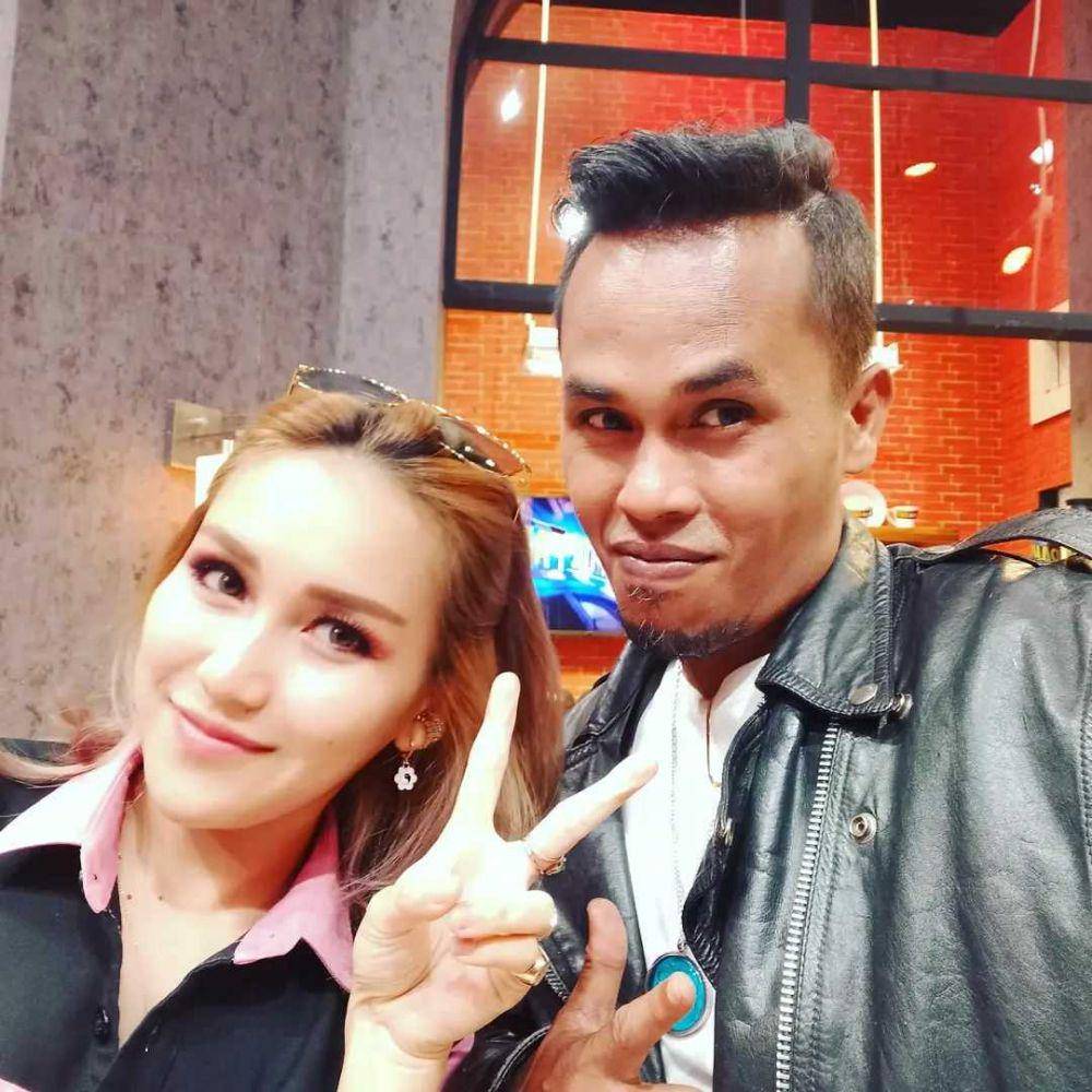 potret Ayu Ting Ting dan Lord Adi (instagram.com/adi.mci8)