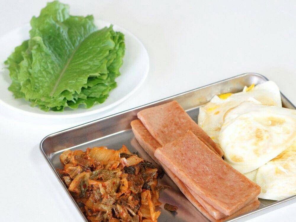 bahan folded kimbap (instagram.com/@ggodong.m2)