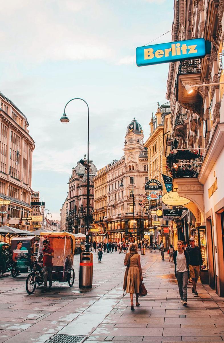 Ilustrasi suasana kota Vienna, Austria. (unsplash.com/Leyre .)