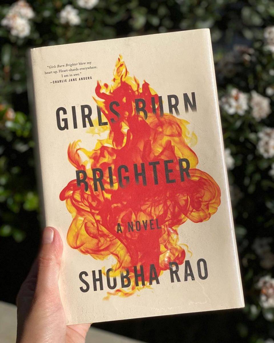 Girls Burn Brighter oleh Shobha Rao (instagram.com/literarylaila)