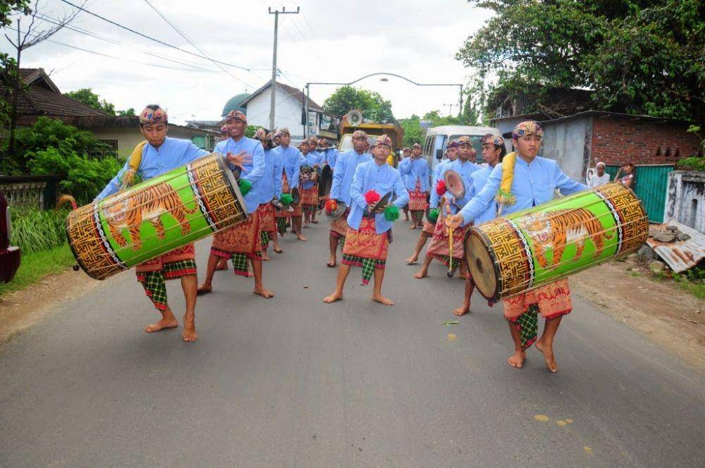 Tradisi Nyongkolan Suku Sasak (ntbkita)