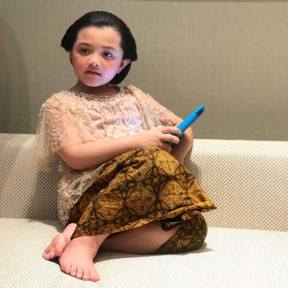 Arsy Hermansyah (instagram.com/queenarsy)