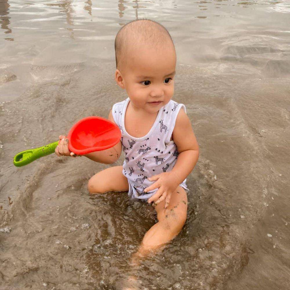 Zeev Andrea Zee (instagram.com/ericaputrii)
