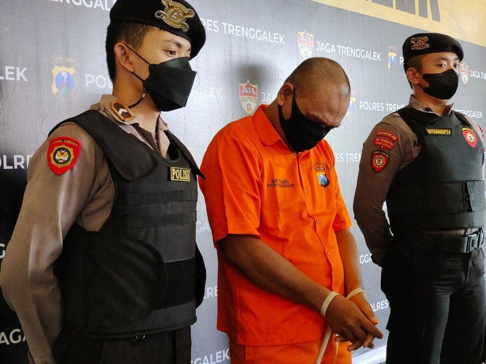 Tersangka kasus penipuan diamankan Polres Trenggalek. IDN Times/ istimewa