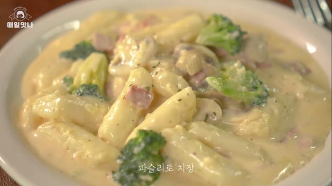 Resep Carbonara Tteokbokki, Paduan Sajian Korea dan Italia yang Unik
