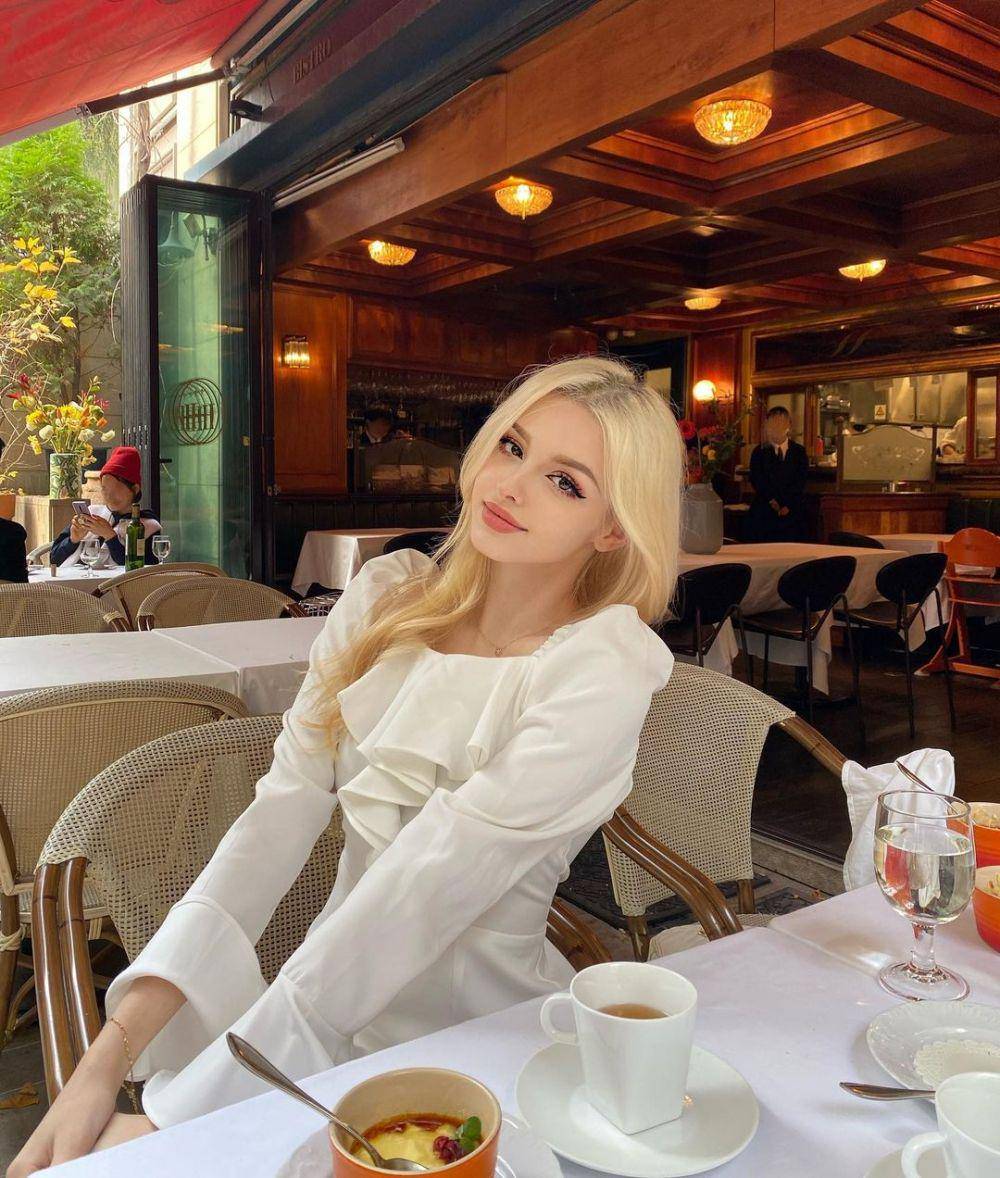 potret Karimova Elina (instagram.com/elina_4_22)