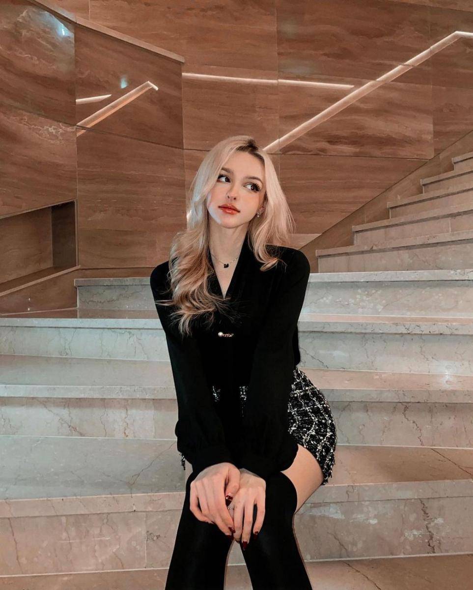 potret Karimova Elina (instagram.com/elina_4_22)