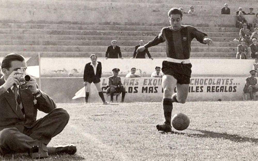 Luis Suarez Miramontes (fcbarcelona.com)