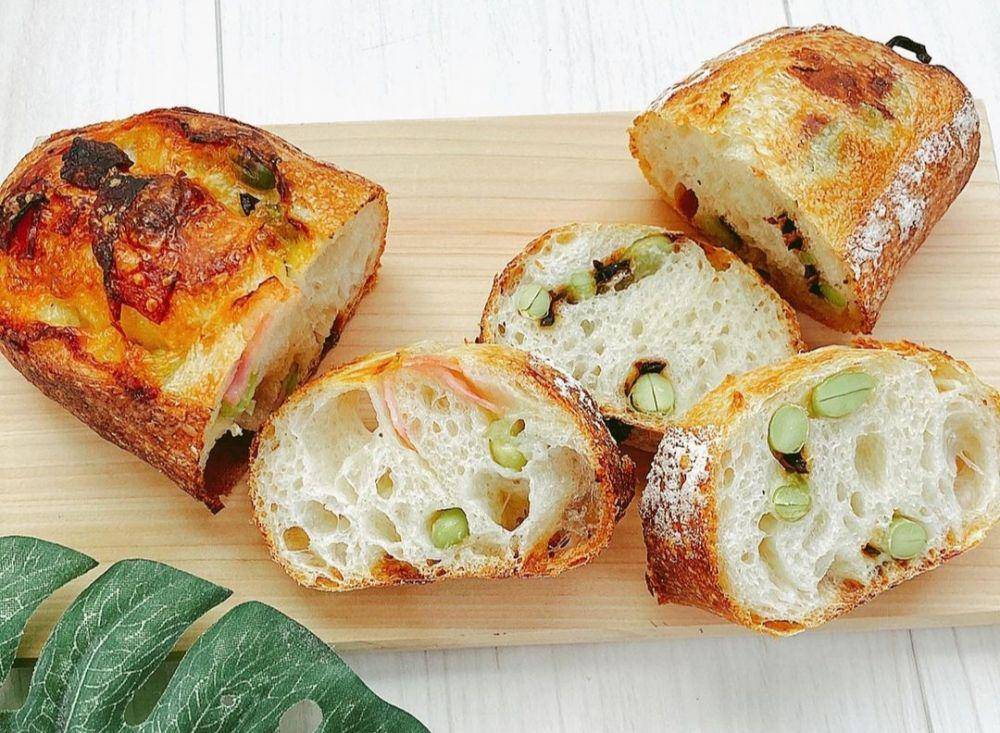 baguette (instagram.com/natsumi_kouga)