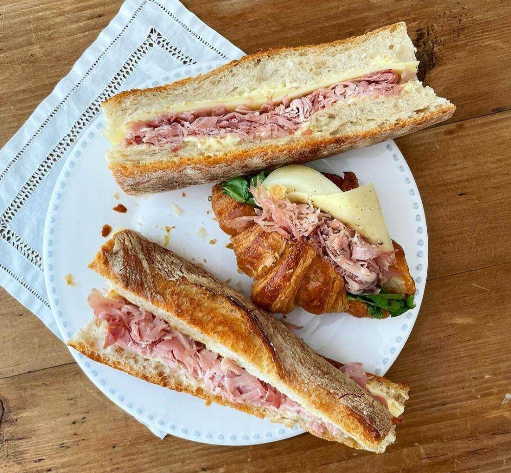 jambon-beurre (instagram.com/ruelle_de_paris_official)