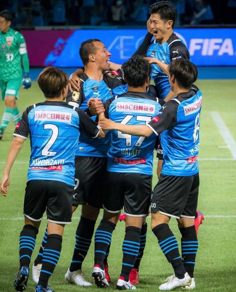 Leandro Damiao melakukan selebrasi bersama rekan-rekannya. (instagram.com/leandrodamiaoo)