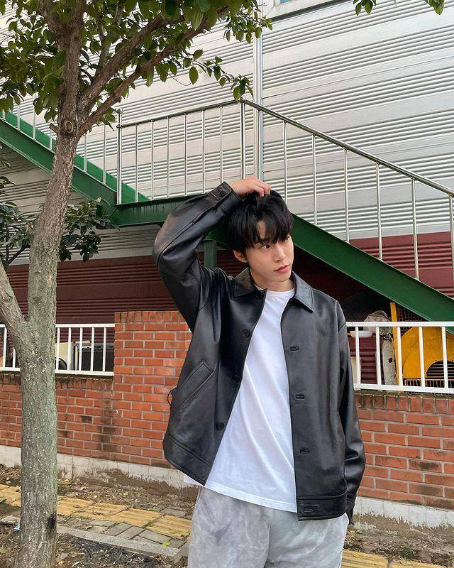 Doyoung NCT (instagram.com/do0_nct)