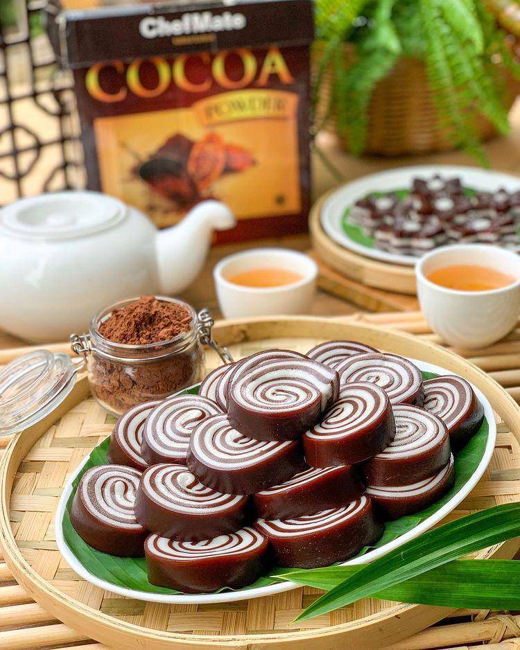 ilustrasi lapis kanji cokelat gulung (instagram.com/vitakwee)