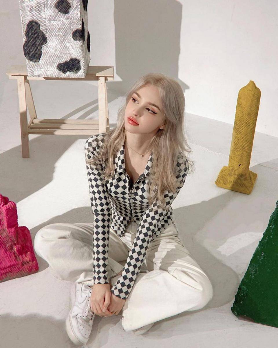 potret Karimova Elina (instagram.com/elina_4_22)