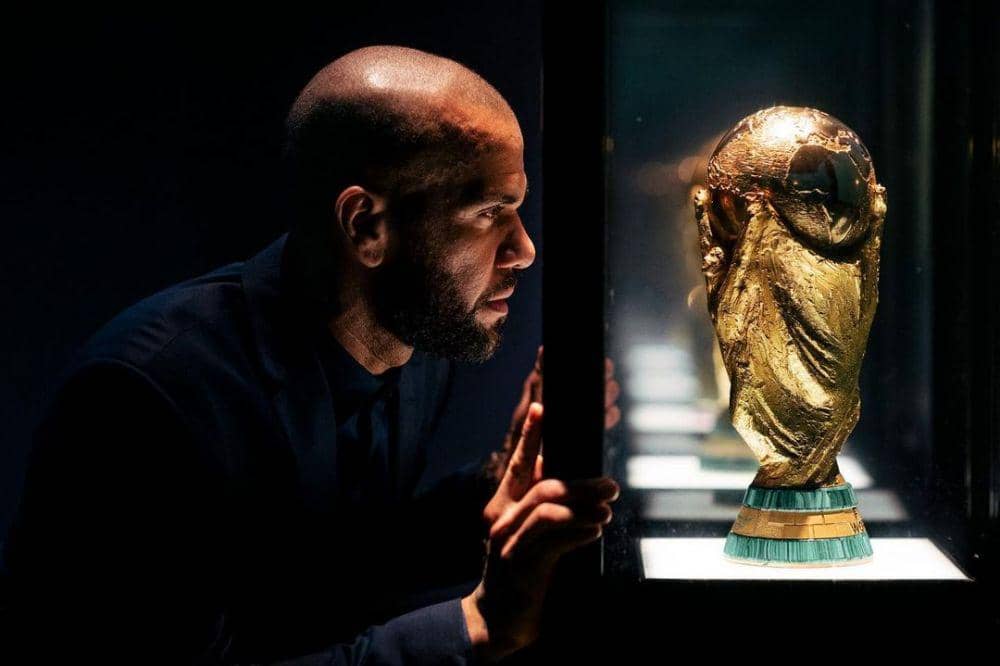 Sosok Idola, 5 Fakta Daniel Alves yang Bikin Kamu Makin Respek