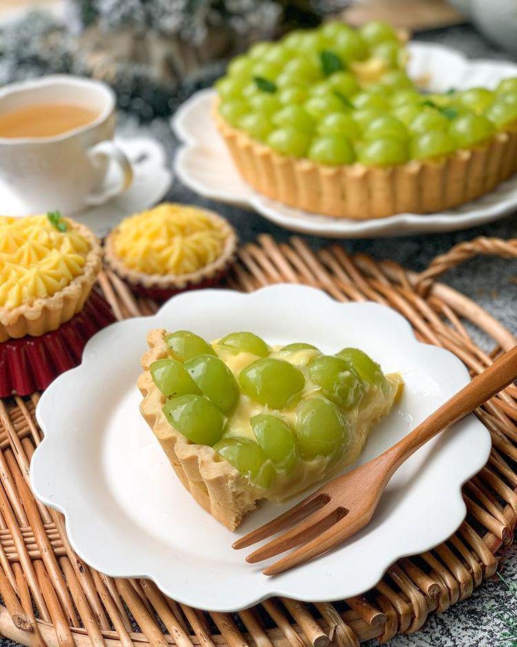 ilustrasi kue tart anggur (instagram.com/vitakwee)