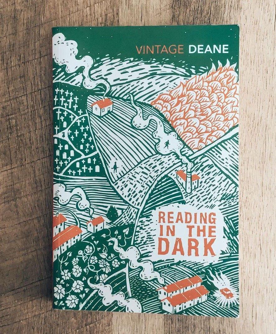 Reading in the Dark oleh Seamus Deane (instagram.com/books_at_my_table)