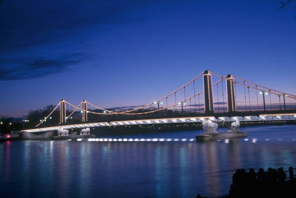 Chelsea Bridge (londontown.com)