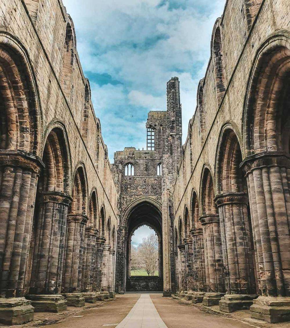 Kirkstall Abbey (instagram.com/leeds.life)