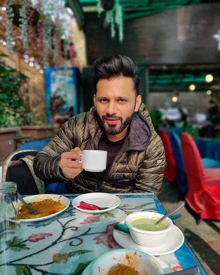 Rahul Vaidya (instagram.com/rahulvaidyarkv)