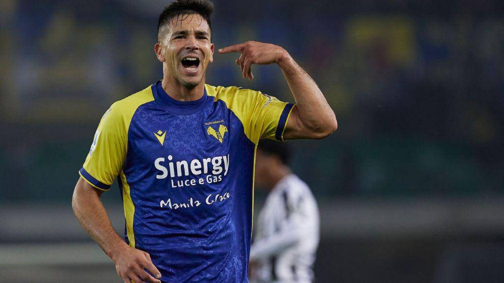 potret Giovanni Simeone bersama Hellas Verona (playcrazygame.com)