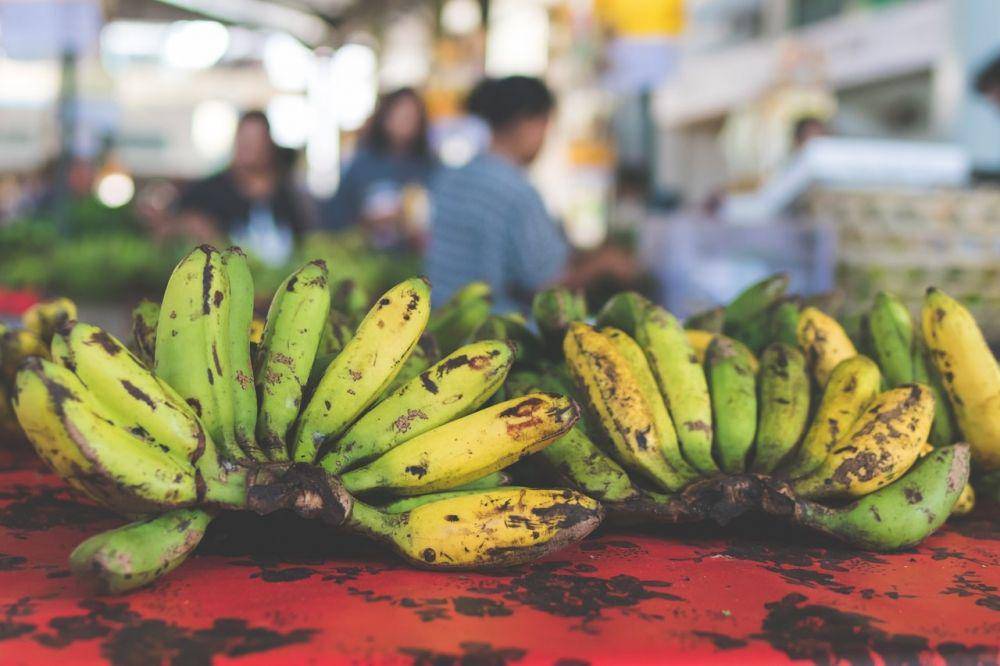 ilustrasi buah pisang (pexels.com/Artem Beliaikin)