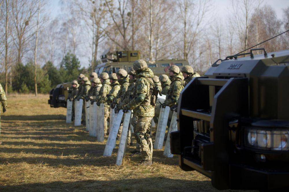 Personel militer Ukraina sedang melakukan persiapan. twitter.com/MaksymKhylko