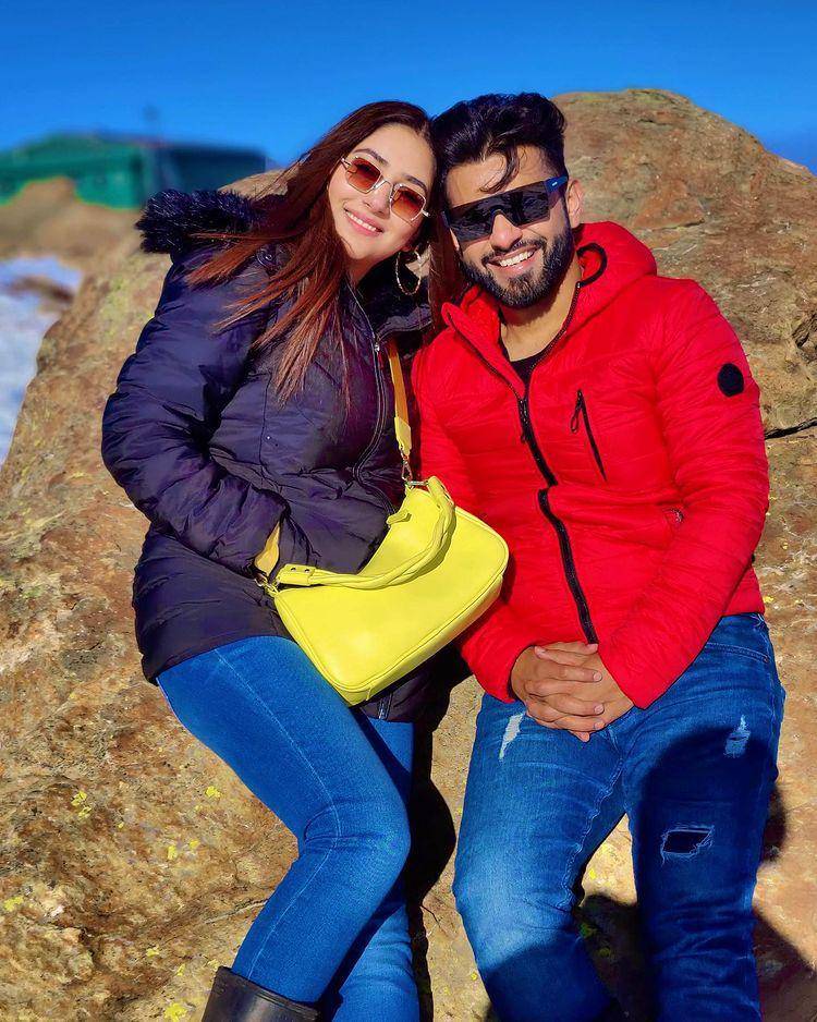 Rahul Vaidya dan istri (instagram.com/rahulvaidyarkv)