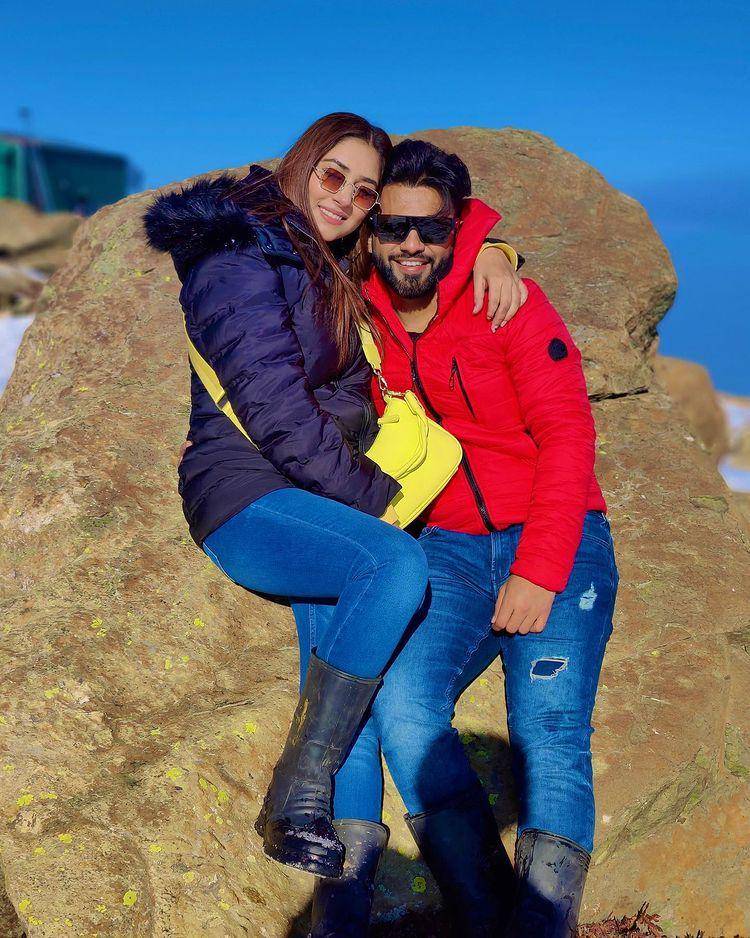 Rahul Vaidya dan istri (instagram.com/rahulvaidyarkv)