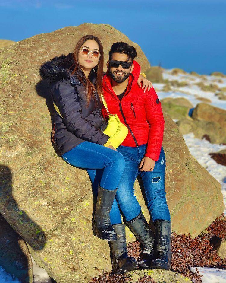 Rahul Vaidya dan istri (instagram.com/rahulvaidyarkv)