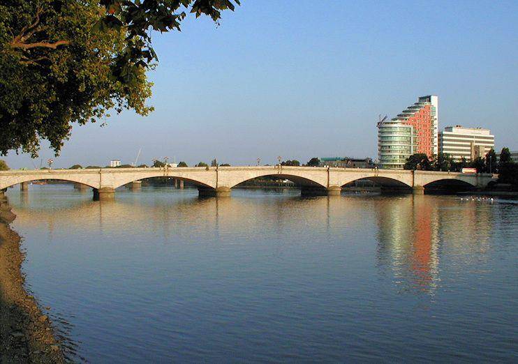 Putney Brige (hidden-london.com)