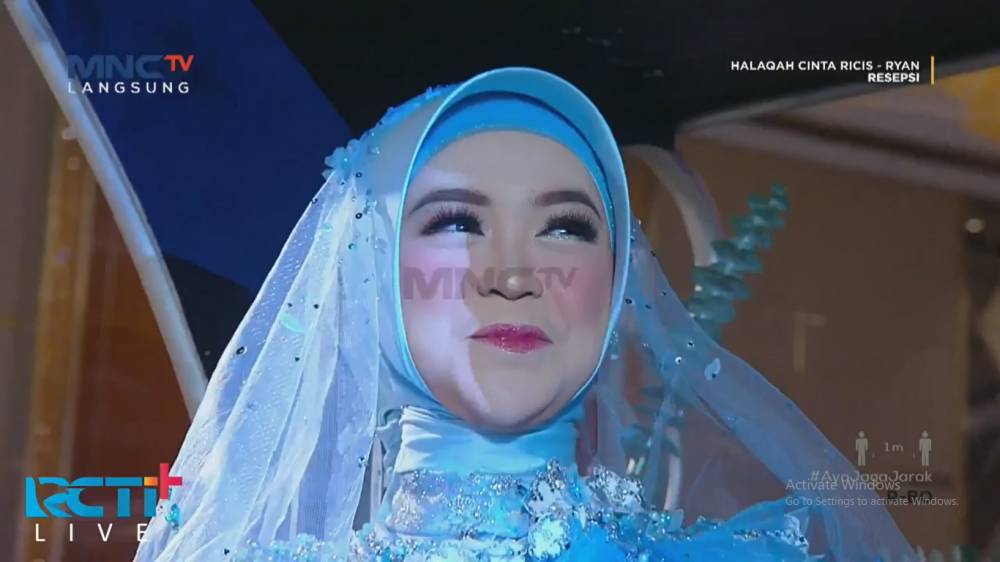Gaun dan Makeup Resepsi Nikah Ria Ricis dan Teuku Ryan (dok. RCTI Plus)