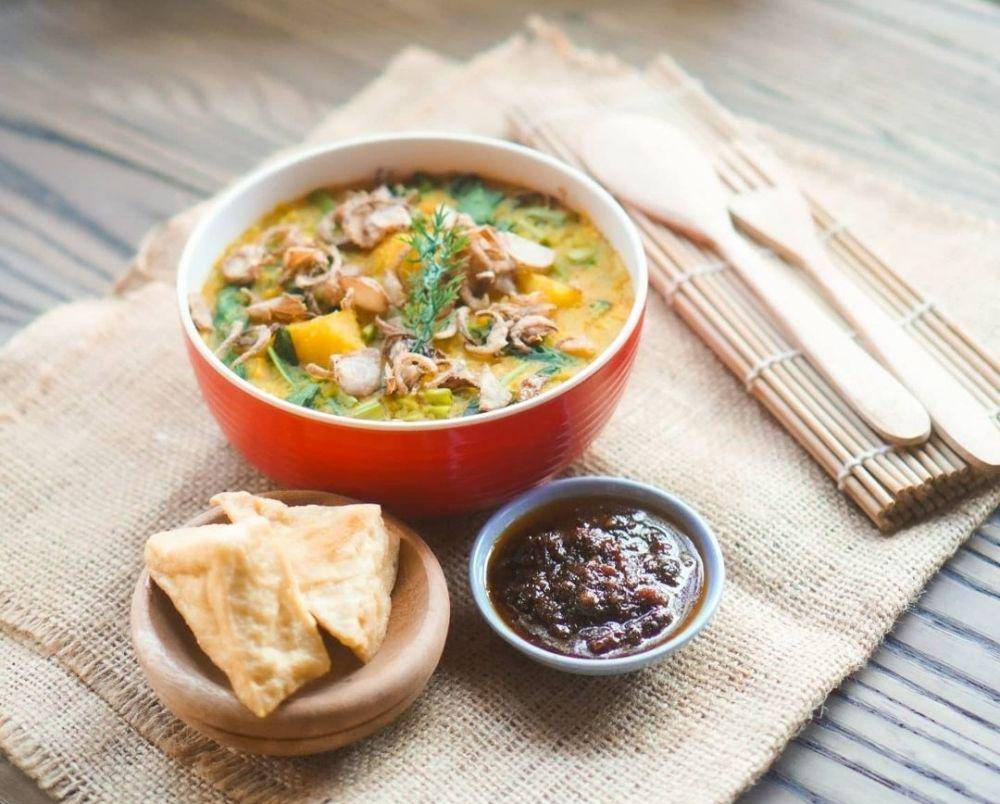 sajian bubur Manado (instagram.com/warunkbendito)
