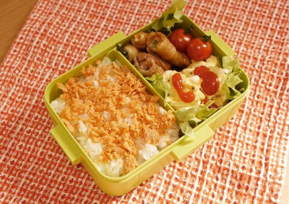 ilustrasi pork roll bento (youtube.com/Basic Tokyo)