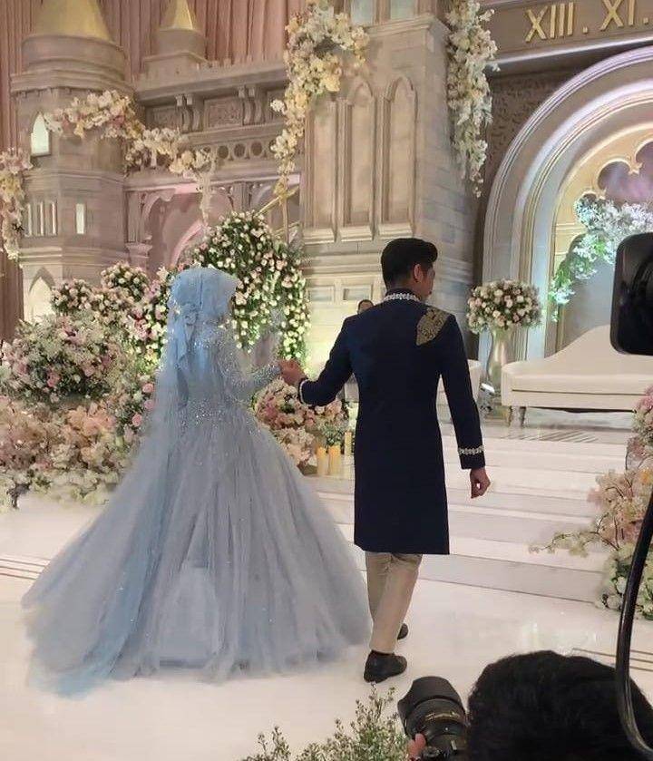 Gaun dan Makeup Resepsi Nikah Ria Ricis dan Teuku Ryan (instagram.com/officialmnctv)