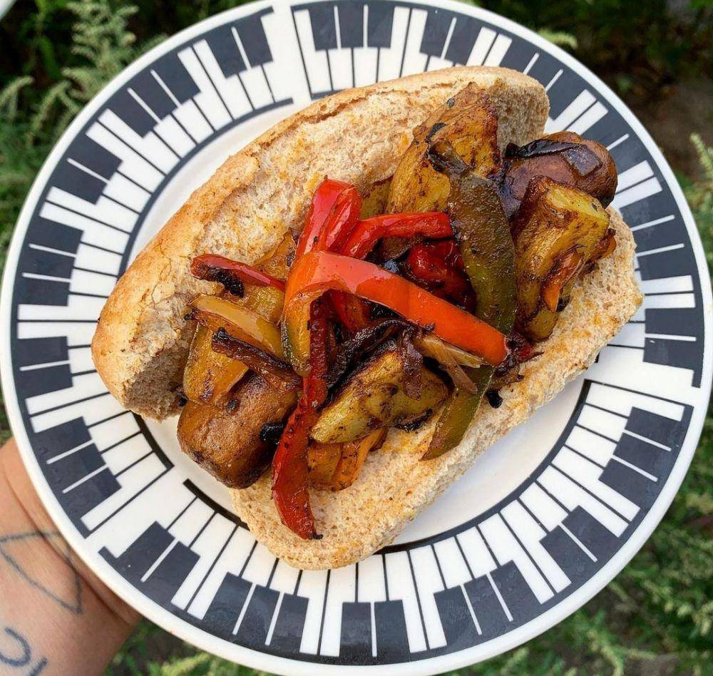 Italian hot dog (instagram.com/yeahdawgvegan)
